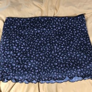 Divide Short Large Printed Skirt